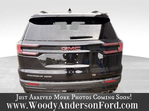 Used 2024 GMC Acadia Elevation w/ Black Edition AWD/4WD image 5