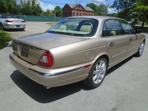 Used 2005 Jaguar XJ8 RWD image 7