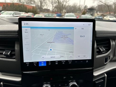 Used 2022 Ford Expedition XLT image 34