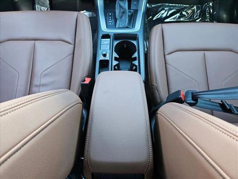 Used 2025 Audi Q3 2.0T Premium w/ Convenience Package image 16