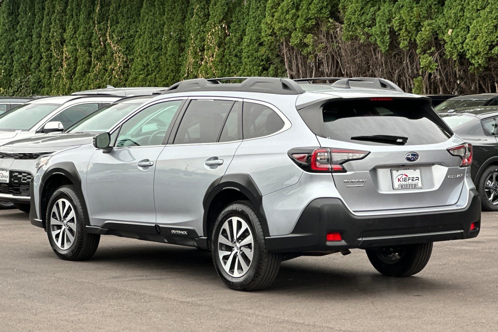 Used 2025 Subaru Outback Premium AWD/4WD image 6