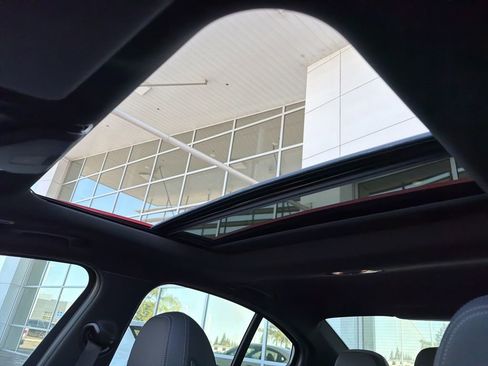 New 2026 BMW 330i Sedan w/ M Sport Package image 10