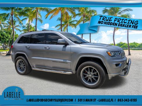 Used 2018 Jeep Grand Cherokee Laredo AWD/4WD image 1