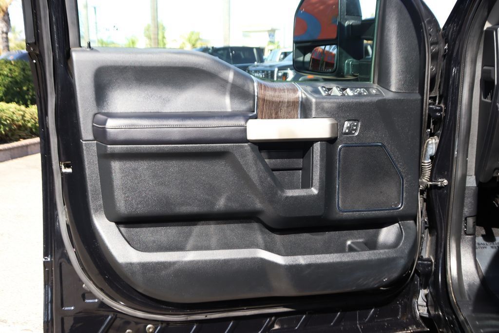 Used 2020 Ford F250 Lariat AWD/4WD image 14