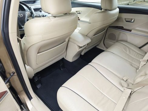 Used 2009 Toyota Venza FWD image 10