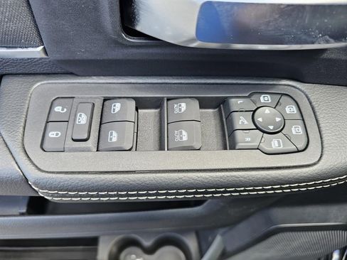 New 2026 RAM 2500 Big Horn AWD/4WD image 12