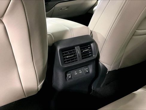 Used 2025 Nissan Murano Platinum w/ Cargo Package image 32