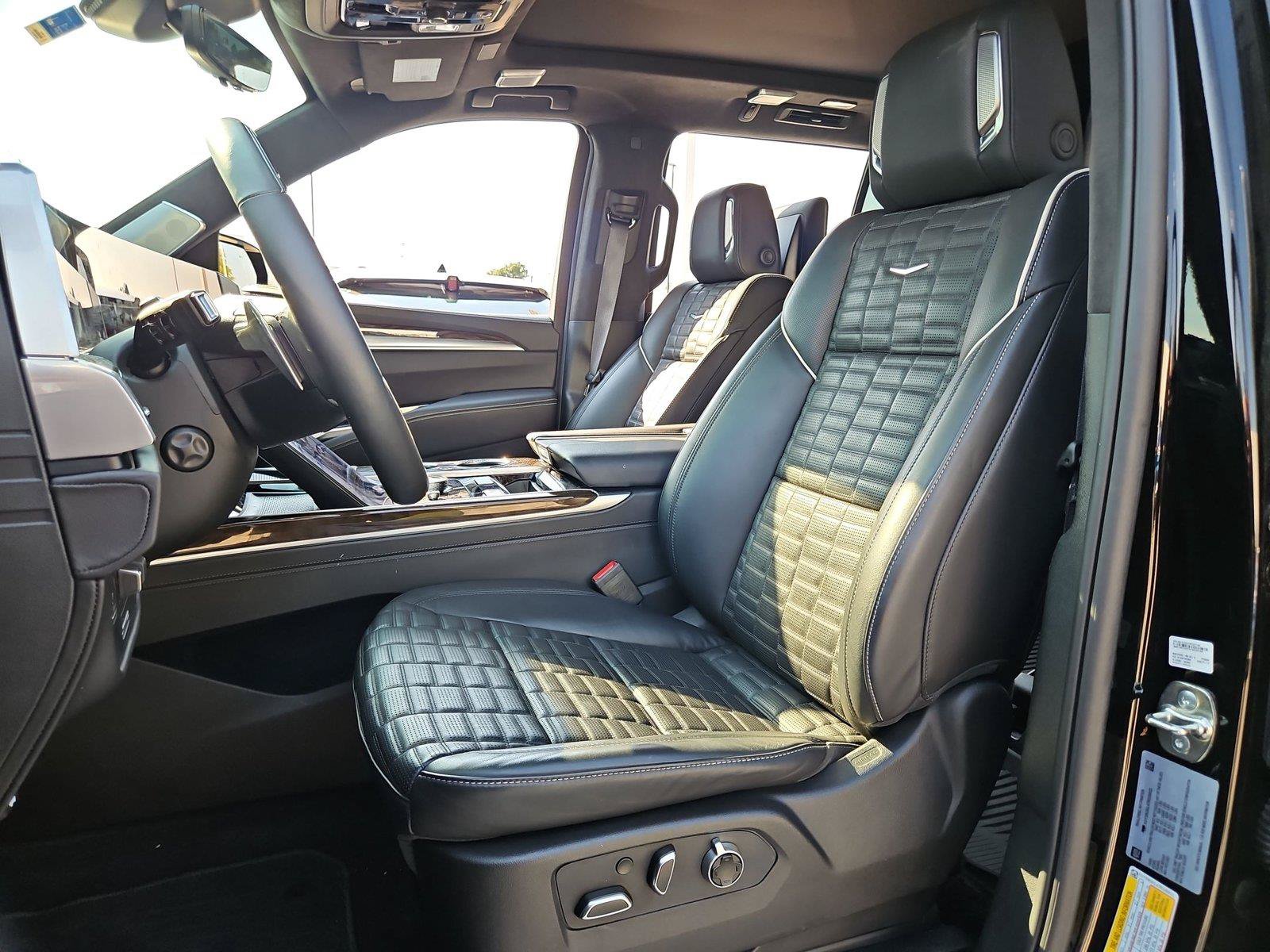 Certified 2026 Cadillac Escalade Platinum Sport w/ LPO, ONYX Package AWD/4WD image 7