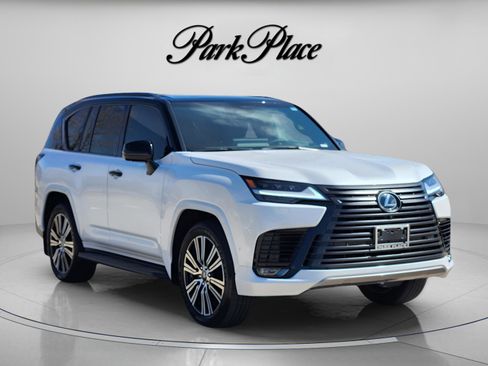 Certified 2026 Lexus LX 700h Luxury w/ Appearance Package image 2