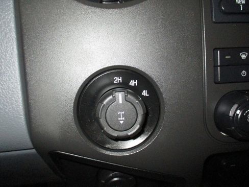 Used 2015 Ford F250 XL w/ Power Equipment Group image 27