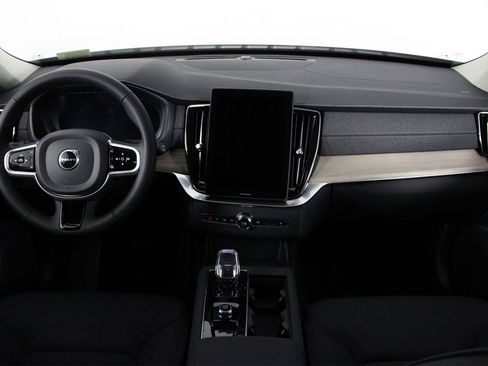 New 2025 Volvo XC90 B6 Plus image 5