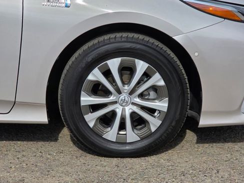 Used 2019 Toyota Prius Prime Advanced image 8