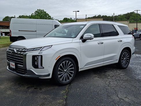 Used 2023 Hyundai Palisade Calligraphy w/ Cargo Package AWD/4WD image 3