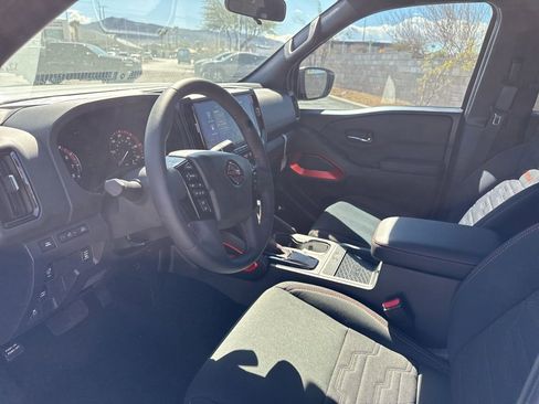 Used 2025 Nissan Frontier Pro-X w/ Pro Convenience Package image 17