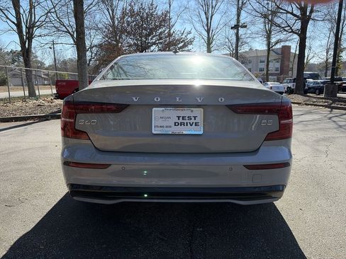 Used 2024 Volvo S60 B5 Core image 4
