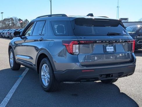 New 2026 Ford Explorer Active RWD image 5