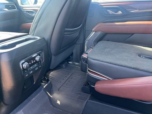 Used 2023 GMC Yukon XL Denali Ultimate AWD/4WD image 19