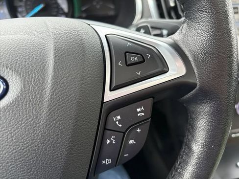 Used 2018 Ford Edge Titanium w/ Equipment Group 302A AWD/4WD image 28