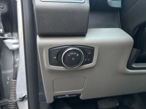 Used 2019 Ford F250 XL w/ Power Equipment Group image 10