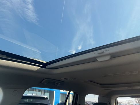 Used 2021 GMC Acadia SLT image 19