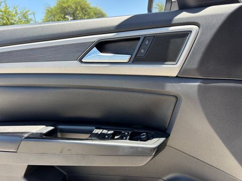Used 2019 Volkswagen Atlas SEL FWD image 20