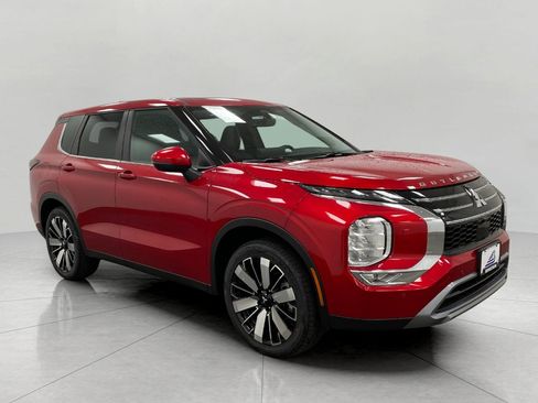 New 2025 Mitsubishi Outlander SE image 1