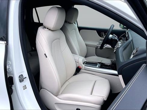 Used 2026 Mercedes-Benz GLA 250 4MATIC image 13