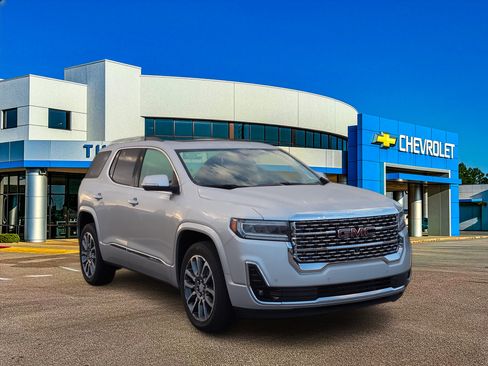 Used 2020 GMC Acadia Denali w/ LPO, Floor Liner Package image 7