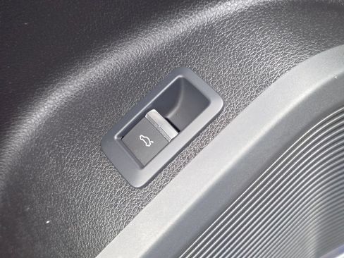Used 2023 Audi SQ5 Prestige AWD/4WD image 23