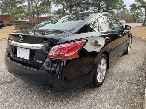 Used 2013 Nissan Altima 2.5 SL w/ Technology Pkg image 5