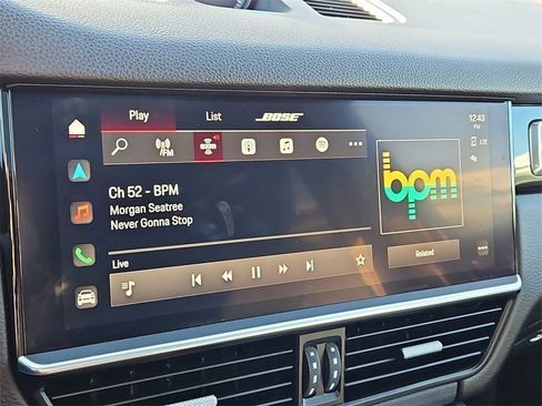 Certified 2023 Porsche Cayenne Platinum Edition image 34