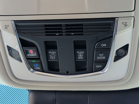 Used 2023 Acura RDX AWD w/ Advance Package image 18