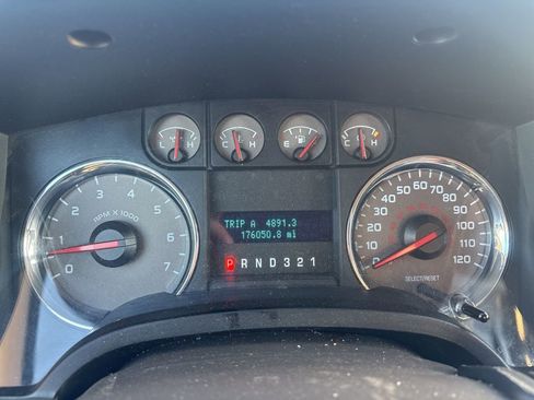 Used 2010 Ford F150 XLT RWD image 11