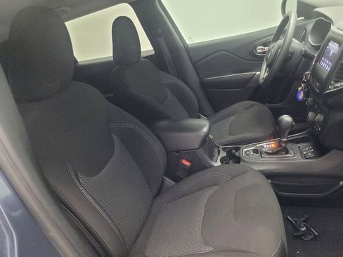 Used 2021 Jeep Cherokee Latitude FWD image 21