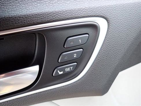 Used 2020 Acura TLX image 13