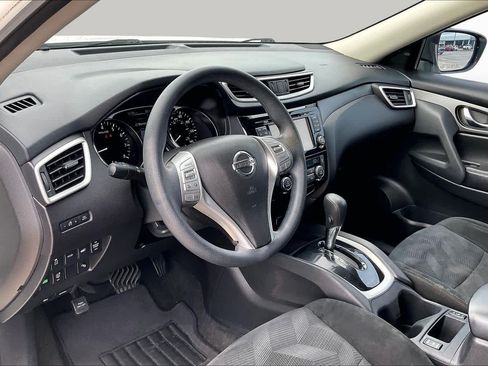 Used 2016 Nissan Rogue SV w/ SV Premium Package FWD image 18