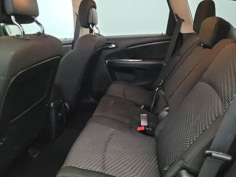 Used 2020 Dodge Journey SE w/ SE Popular Equipment Group FWD image 18