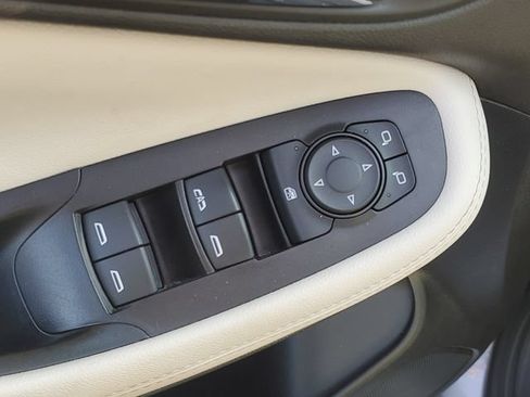 Used 2023 Buick Encore GX Preferred w/ Cold Weather Comfort Package FWD image 15