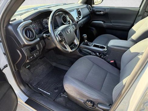 Used 2019 Toyota Tacoma TRD Off-Road w/ Technology Package image 6