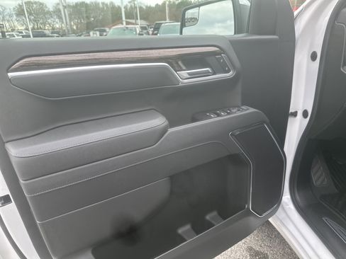 New 2026 GMC Sierra 1500 SLE image 12