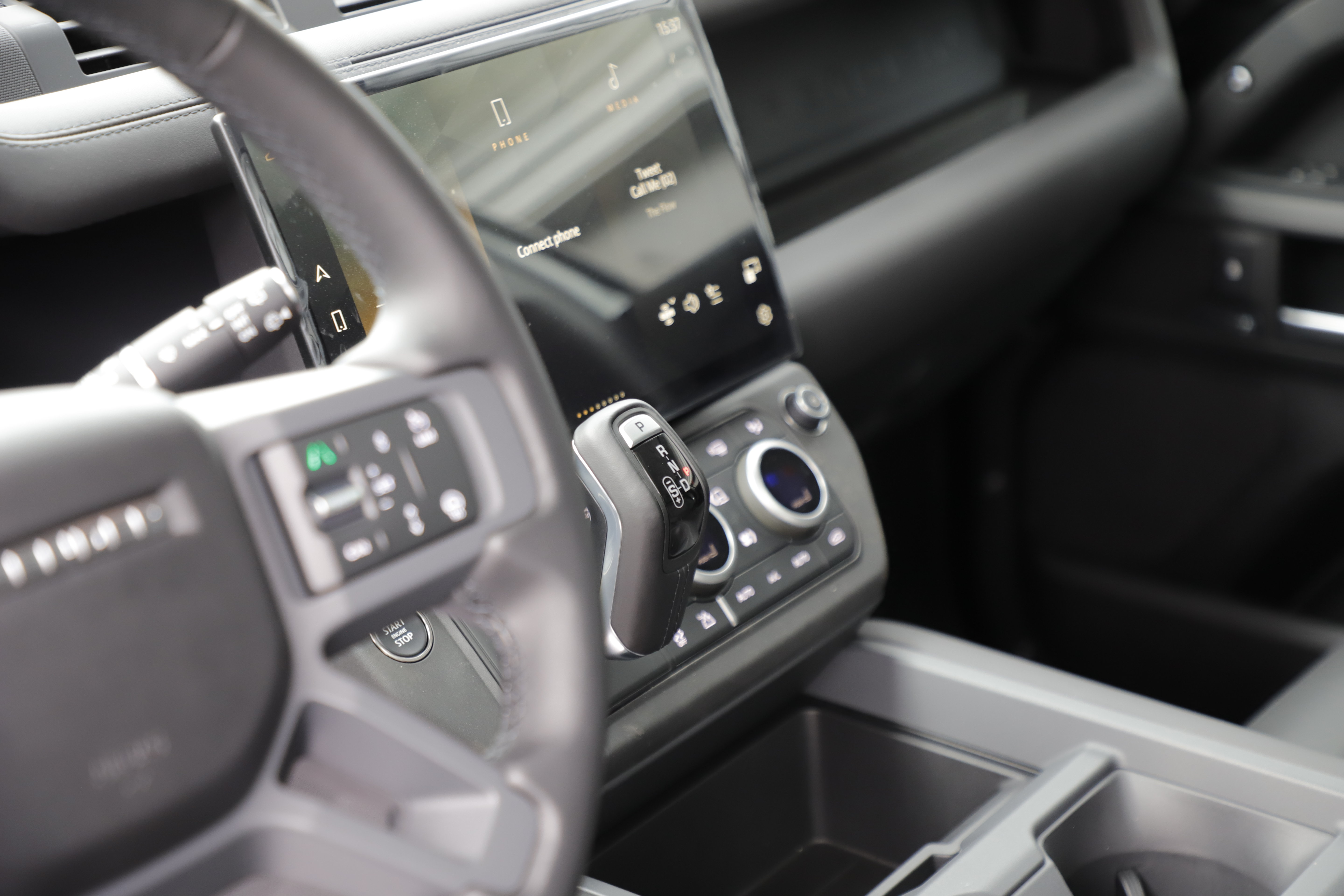 New 2026 Land Rover Defender 110 X-Dynamic SE AWD/4WD image 19