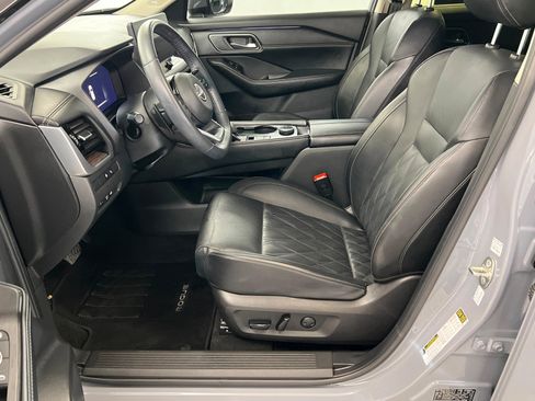 Used 2024 Nissan Rogue Platinum w/ Platinum Premium Package AWD/4WD image 18