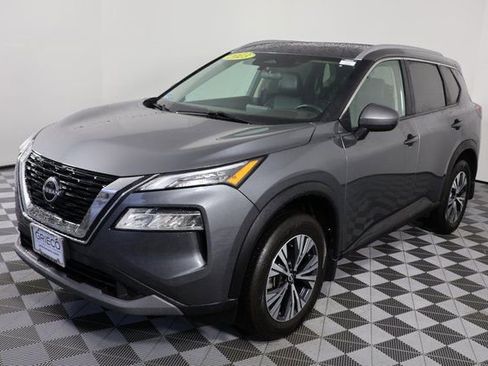 Used 2023 Nissan Rogue SV w/ SV Premium B Package image 4