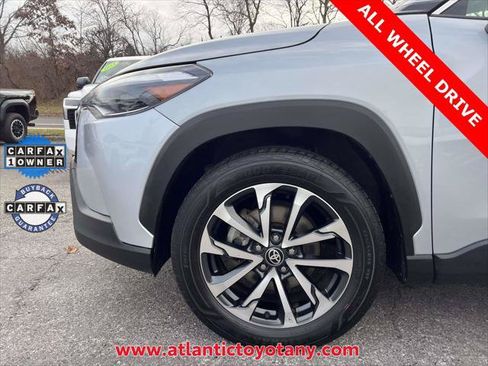 Used 2024 Toyota Corolla Cross XLE AWD/4WD image 9