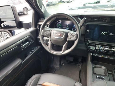 Used 2024 GMC Sierra 2500 AT4 w/ AT4 Premium Plus Package image 13