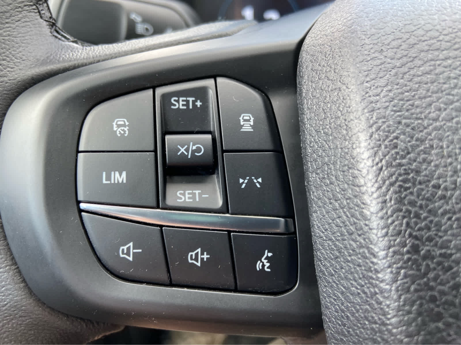 Used 2024 Ford Ranger Lariat w/ FX4 Off-Road Package AWD/4WD image 23