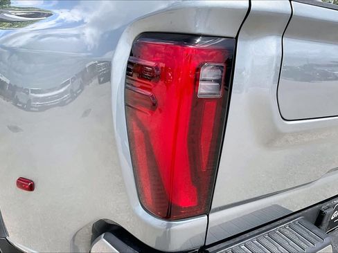 Certified 2024 GMC Sierra 3500 Denali Ultimate AWD/4WD image 29