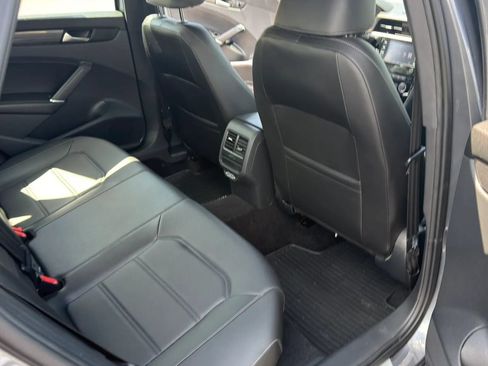 Used 2021 Volkswagen Passat 2.0T R-Line FWD image 17