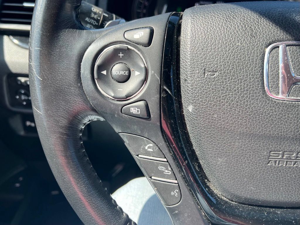 Used 2018 Honda Pilot Touring image 11