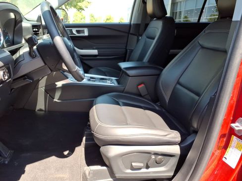 Certified 2023 Ford Explorer XLT w/ Equipment Group 202A AWD/4WD image 13